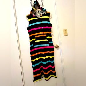 Sleevless shirt dress with hood. brand new in medium size